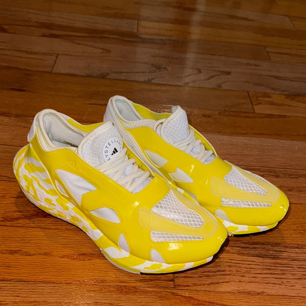 Women’s Adidas Stella McCartney x UltraBoost 22 'Shock Yellow'